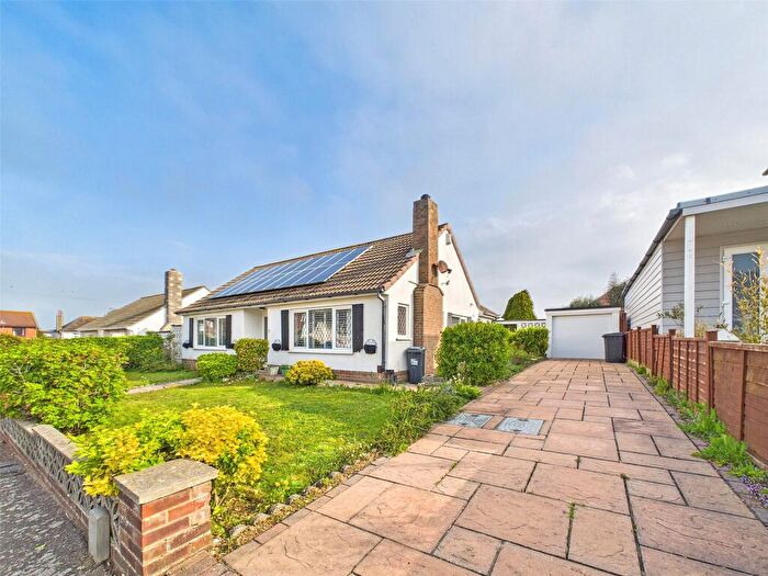 2 Bedroom Bungalow For Sale In Malcomb Close, Bournemouth, Dorset, BH6