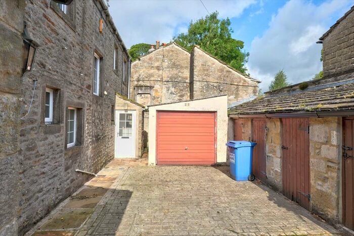 3 Bedroom Cottage To Rent In Park View, Threshfield, BD23