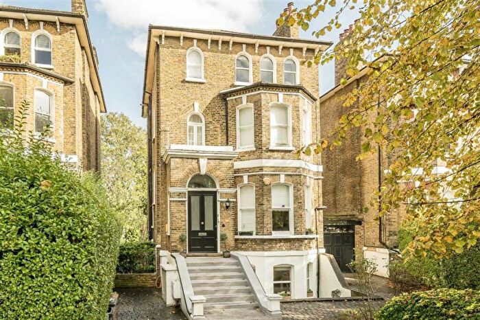 2 Bedroom Flat For Sale In Leyland Road, Lee, SE12