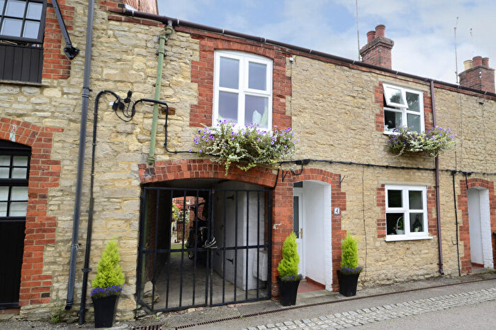 3 Bedroom Cottage To Rent In Villa Lane, Stanwick, NN9