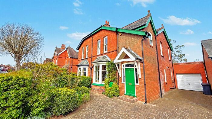 3 Bedroom Semi Detached House For Sale In Mary Vale Road, Bournville, Birmingham, B30