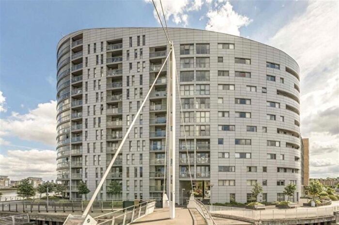 2 Bedroom Flat To Rent In Dowells Street, Greenwich, SE10