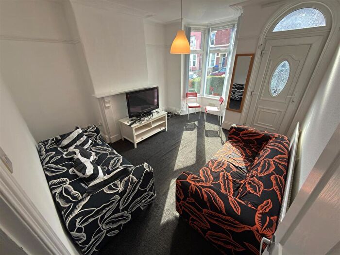4 Bedroom Terraced House To Rent In South View Road, S7