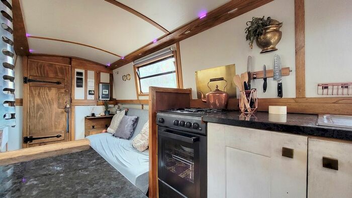 1 Bedroom Houseboat To Rent In Notting Hill, London, W9