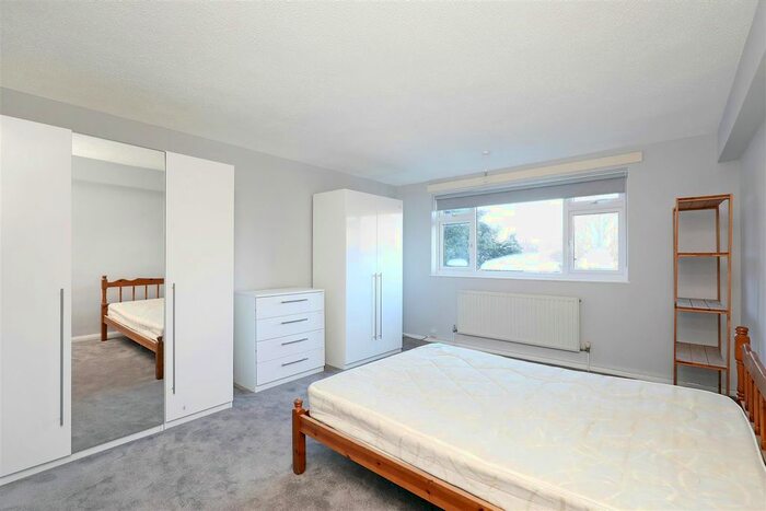2 Bedroom Flat To Rent In Putney Hill, Putney Hill, SW15