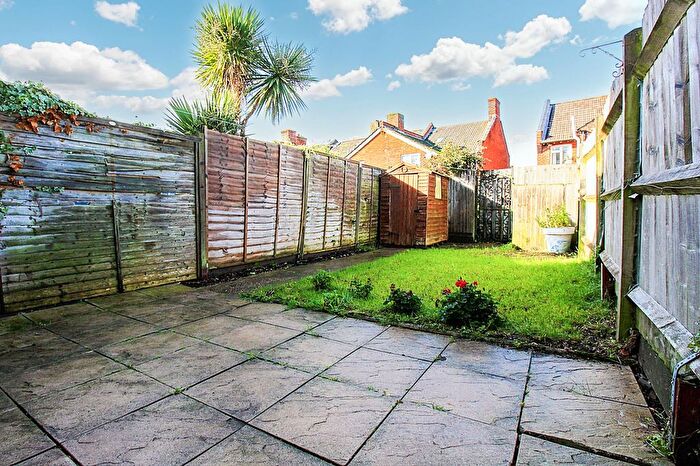 2 Bedroom Terraced House For Sale In Glen Road, Woolston, SO19