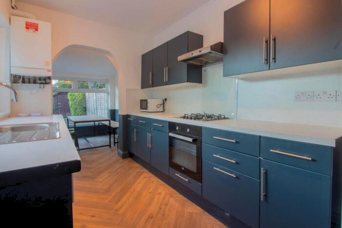 6 Bedroom House Of Multiple Occupation To Rent In Fletcher Road, Beeston, Nottingham, Nottinghamshire, NG9