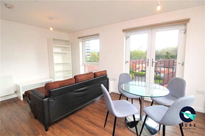 2 Bedroom Flat To Rent In Knightsbridge Court, Blackburn Street, Salford, M3
