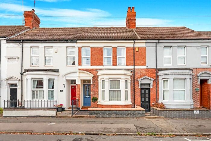 3 Bedroom Terraced House For Sale In Hawthorn Road, Kettering, Northamptonshire, NN15