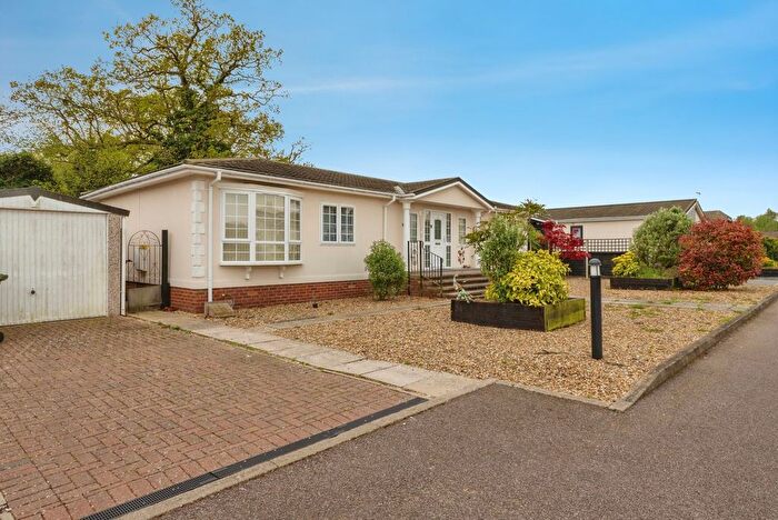 3 Bedroom Park Home For Sale In Appletree Close, Attleborough, Norfolk, NR17