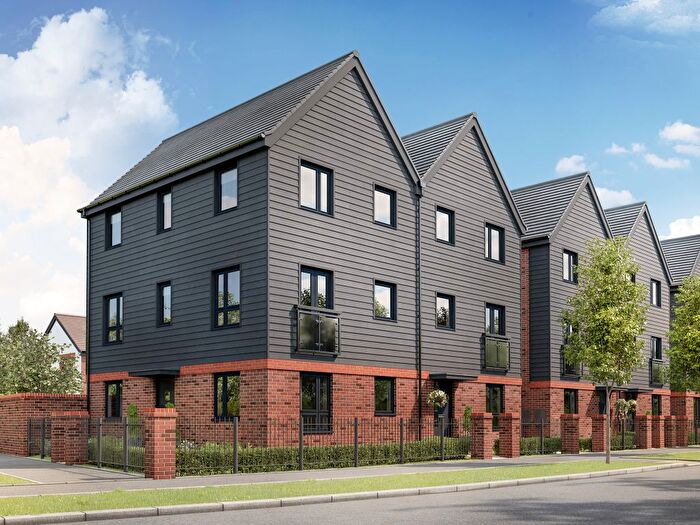 4 Bedroom Semi Detached House For Sale In "The Waverly" At Valley Park, Didcot, OX11