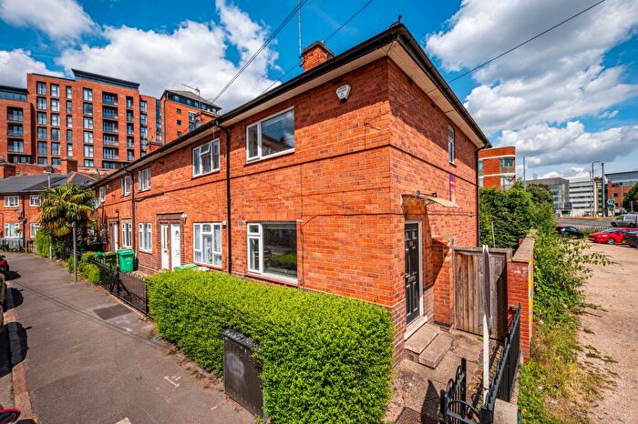 2 Bedroom House For Sale In Cliff Road, Nottingham, NG1
