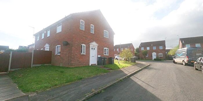 1 Bedroom Flat To Rent In Skua Close, Luton, LU4