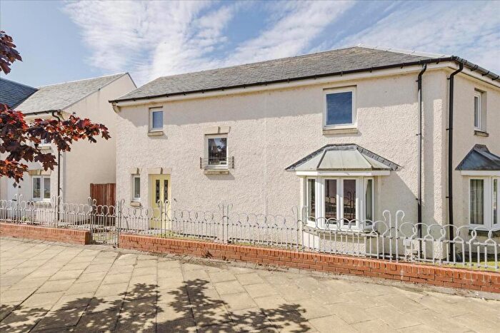 3 Bedroom Terraced House For Sale In South Quarry Drive, Gorebridge, EH23