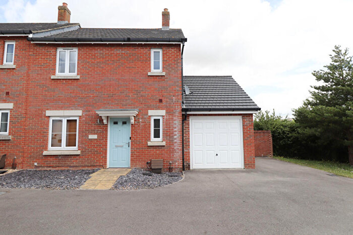3 Bedroom Semi-Detached House To Rent In Quicksilver Way, Andover, SP11