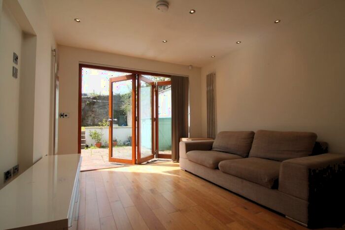 2 Bedroom Flat To Rent In Springfield, Dundee, DD1