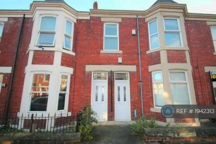 3 Bedroom Flat To Rent In Heaton, Heaton, Newcastle Upon Tyne, NE6