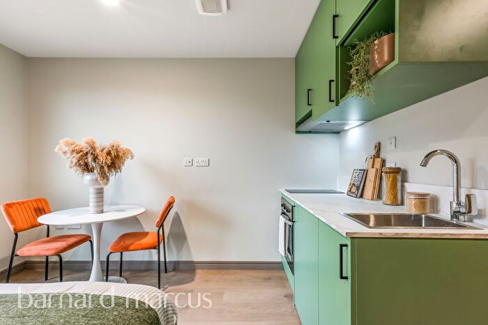 Studio To Rent In Victoria Road, Feltham, TW13