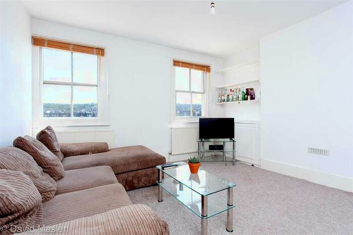 2 Bedroom Flat To Rent In Roundhill Crescent, BN2
