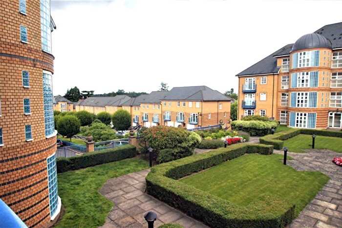 2 Bedroom Flat To Rent In Newland Gardens, Hertford, Hertfordshire, SG13