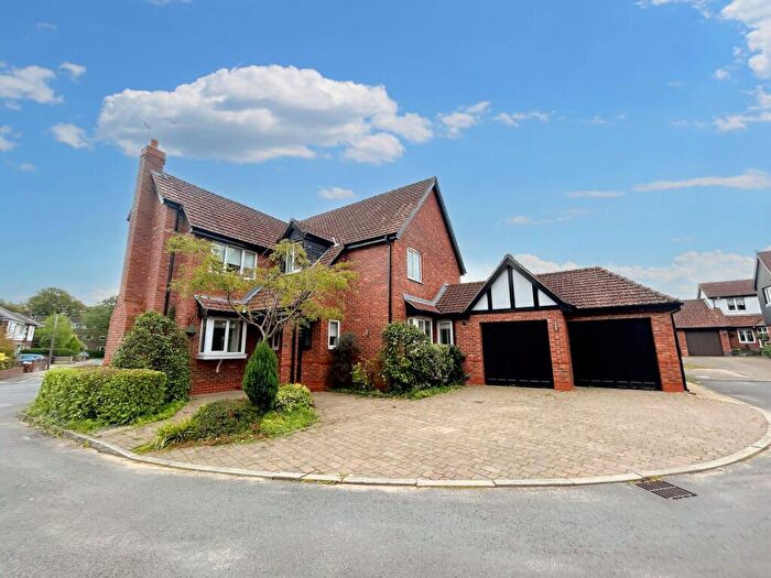 5 Bedroom Detached House To Rent In The Walled Garden, Swinton, M27