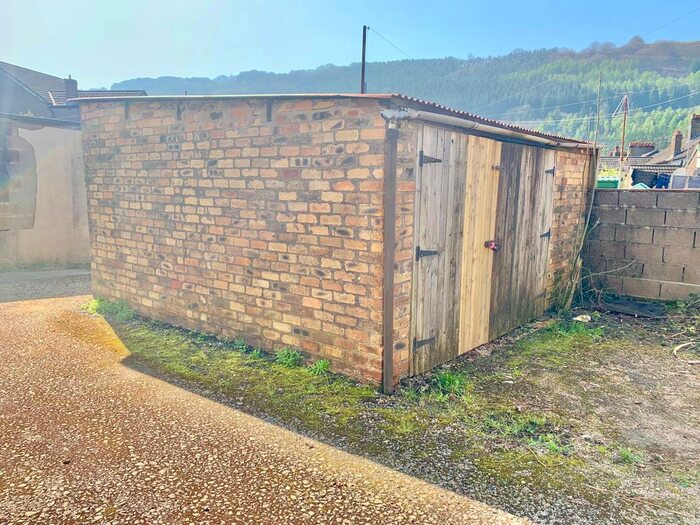 Studio To Rent In Islwyn Street, Cwmfelinfach, Ynysddu, Newport, NP11