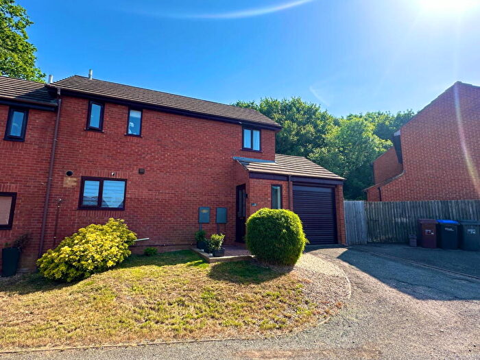 3 Bedroom Semi-Detached House For Sale In Gresham Drive, West Hunsbury, NN4