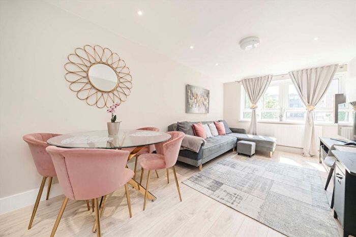 1 Bedroom Flat To Rent In Cheesemans Terrace, West Kensington, W14
