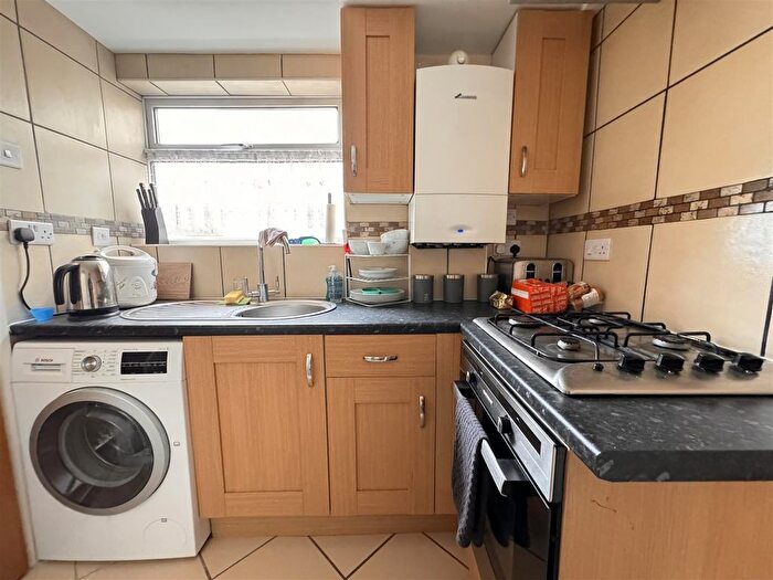 1 Bedroom Flat To Rent In Hyde Road, Swindon, SN2