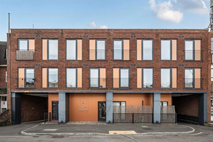 1 Bedroom Apartment For Sale In Field End Road, Eastcote, HA4