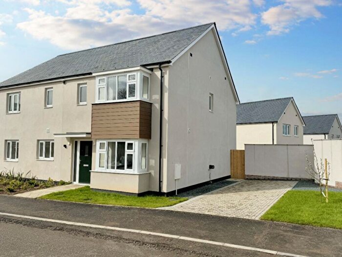 3 Bedroom Semi-Detached House For Sale In Lukes Farm, Sheepwash, EX21