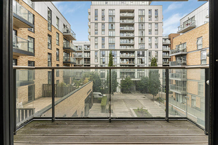 1 Bedroom Apartment For Sale In Upper North Street, London, E14