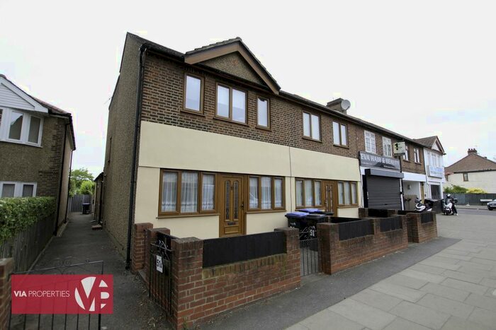 2 Bedroom Flat To Rent In Brimsdown Avenue, Enfield, EN3