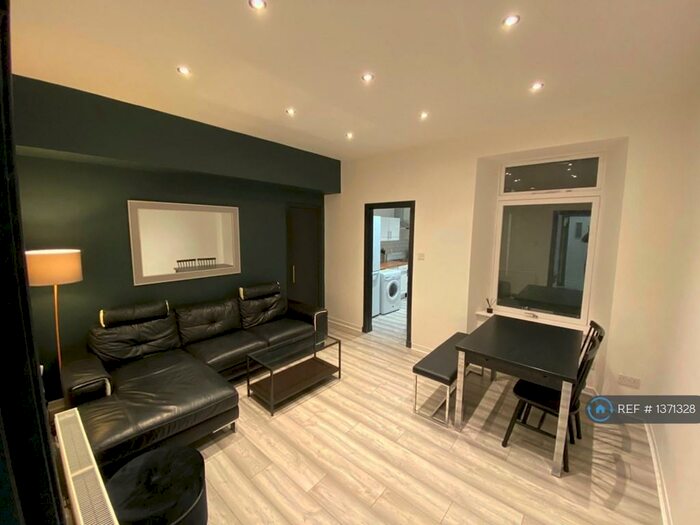 2 Bedroom Flat To Rent In Urquhart Street, Aberdeen, AB24