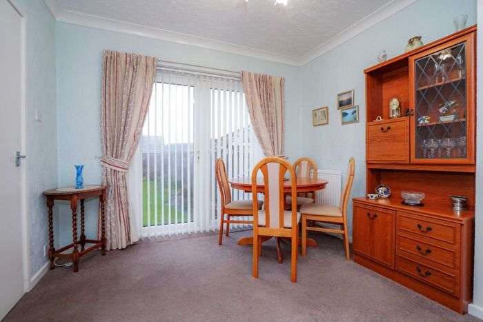 3 Bedroom Semi-Detached House For Sale In Birch Grove, Castleford, WF10