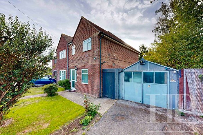 3 Bedroom Semi-Detached House To Rent In The Crescent, Horley, RH6