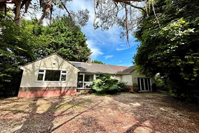 3 Bedroom Detached Bungalow For Sale In Corfe Mullen, BH16