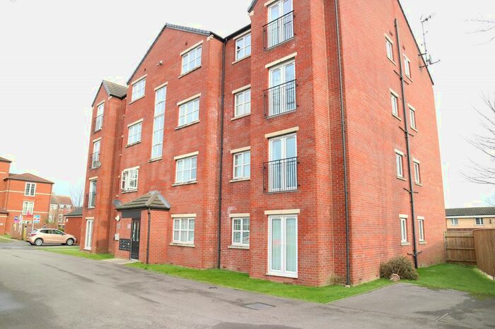 2 Bedroom Flat To Rent In Lambwath Hall Court, Hull, Yorkshire, HU7