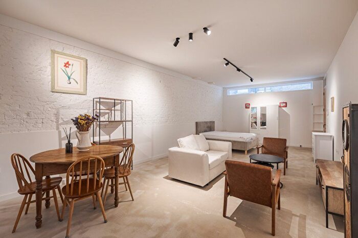 Studio To Rent In Drayson Mews, Kensington, London, W8