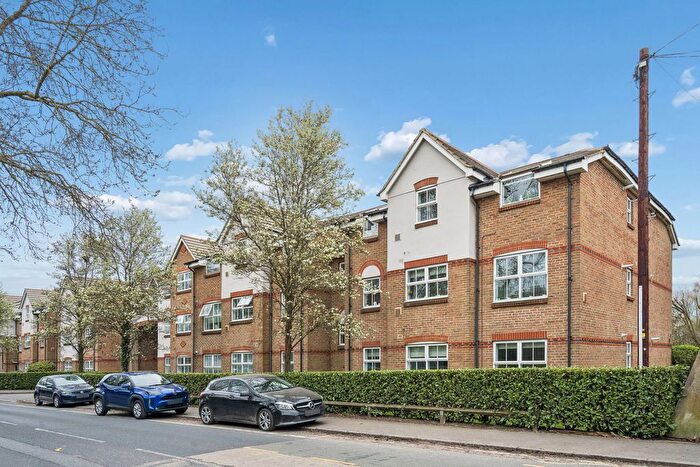 2 Bedroom Flat For Sale In Uxbridge Road, Rickmansworth, WD3
