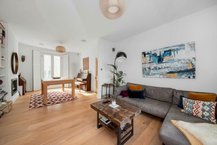 4 Bedroom Detached House To Rent In Shakespeare Road, Herne Hill, London, SE24