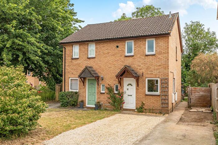 2 Bedroom Semi-Detached House For Sale In Heather Close, Carterton, Oxfordshire, OX18