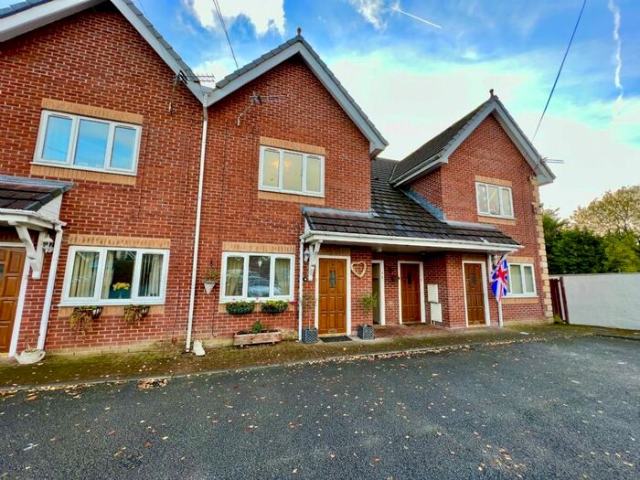 2 Bedroom Flat To Rent In Fletcher Street, Little Lever, Bolton, BL3