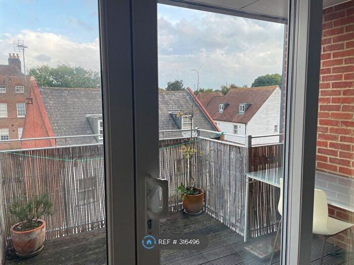 2 Bedroom Flat To Rent In Barton Mill Road, Canterbury, CT1