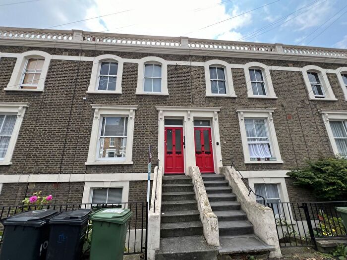 3 Bedroom Flat To Rent In Cressingham, Blackheath, SE13