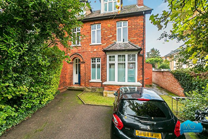 Studio To Rent In Market Place, East Finchley, London, N2