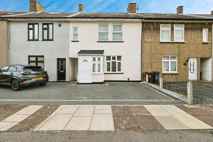 3 Bedroom Terraced House For Sale In Baron Road, Dagenham, Essex, RM8