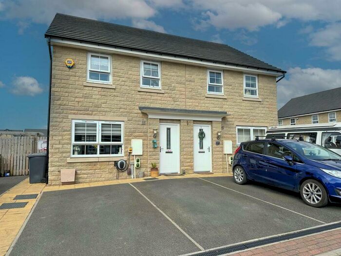 3 Bedroom Semi-Detached House For Sale In Hackworth Close, Silsden, Keighley, BD20