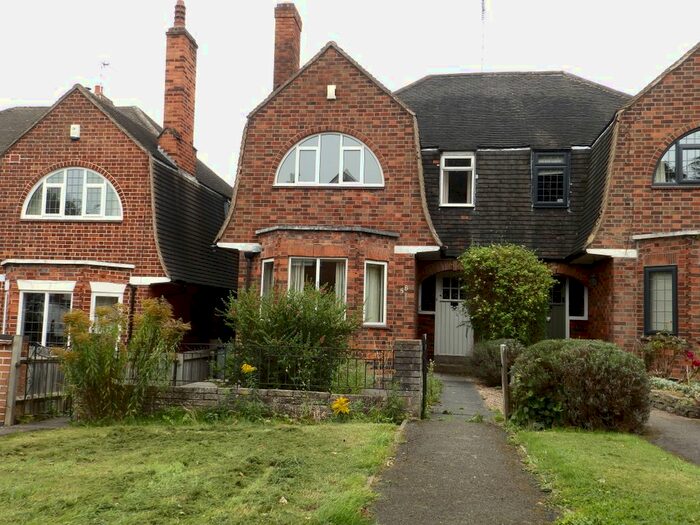 3 Bedroom Semi-Detached House To Rent In Belvoir Drive, Leicester LE2