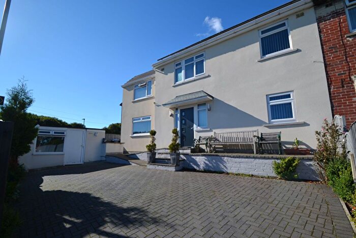 5 Bedroom Semi-Detached House For Sale In Rimswell Holt, Greengates, Bradford, BD10